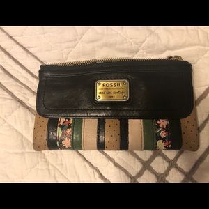 Fossil wallet!  Like new!